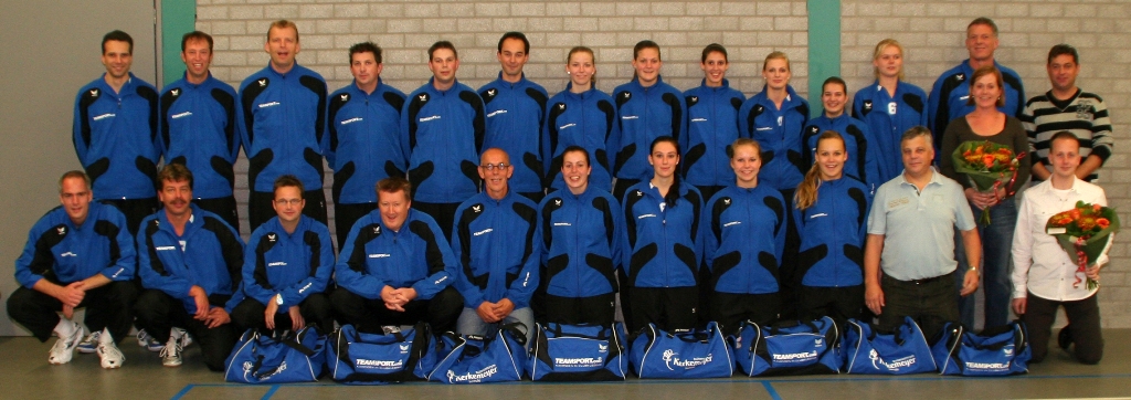 Sponsoring: Heren 1 en Dames 1 presenteren tenue